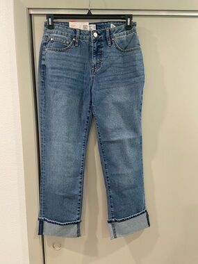 Edited Cropped Straight Jeans in Mid Blue with Rolled Hems